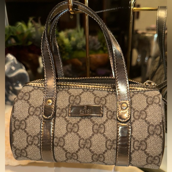 Gucci GG Supreme Mini Joy Boston Bag - Picture 8 of 15